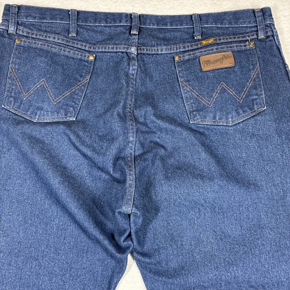 Wrangler 47 MWZ Blue Jeans Mens Size 44 x 32 Regular Fit Straight Leg Western